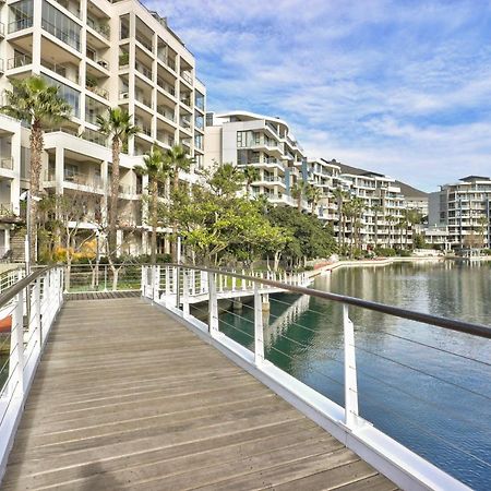 Elegant V&A Waterfront Canal Apartment Кейптаун Екстериор снимка