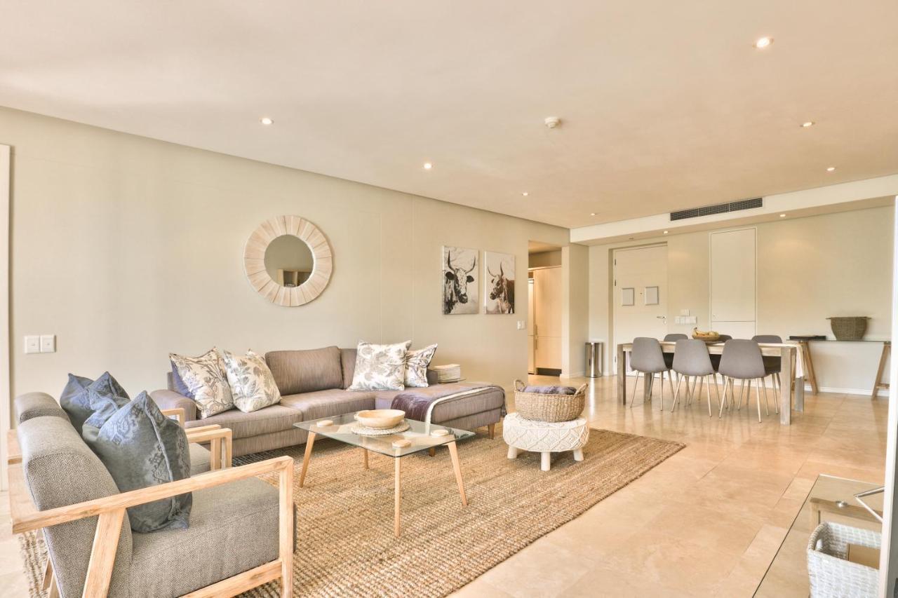 Elegant V&A Waterfront Canal Apartment Кейптаун Екстериор снимка