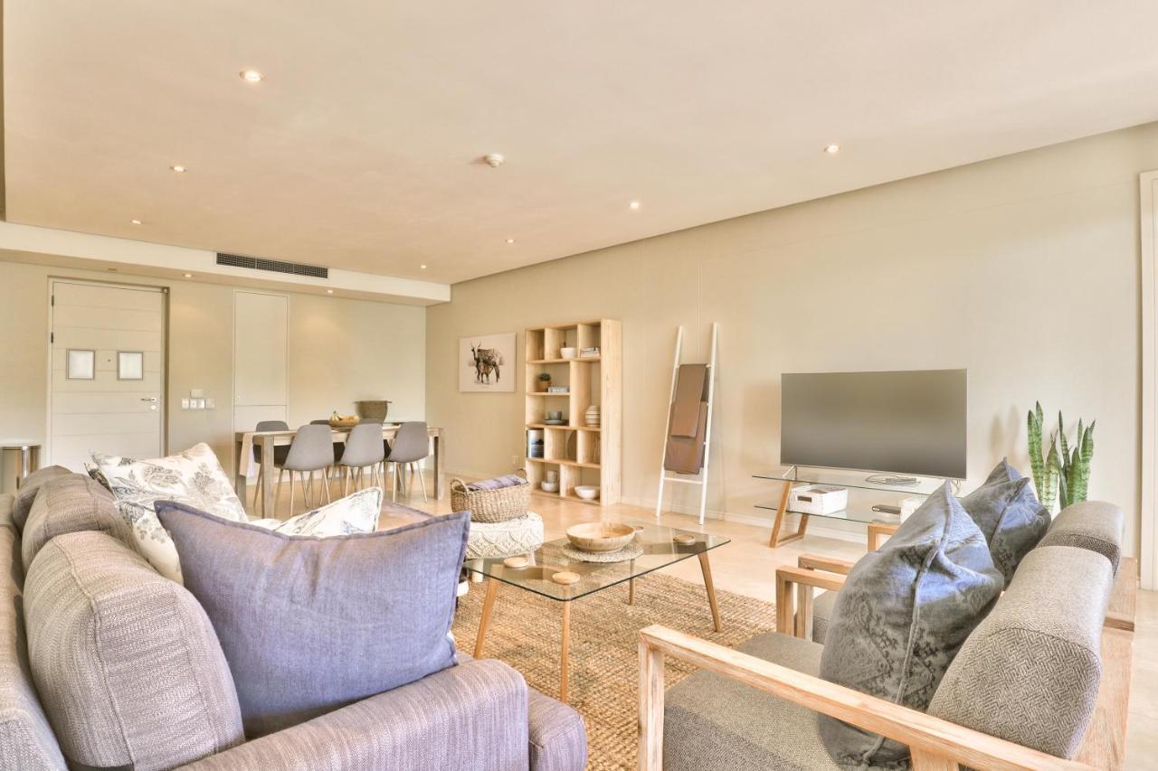Elegant V&A Waterfront Canal Apartment Кейптаун Екстериор снимка