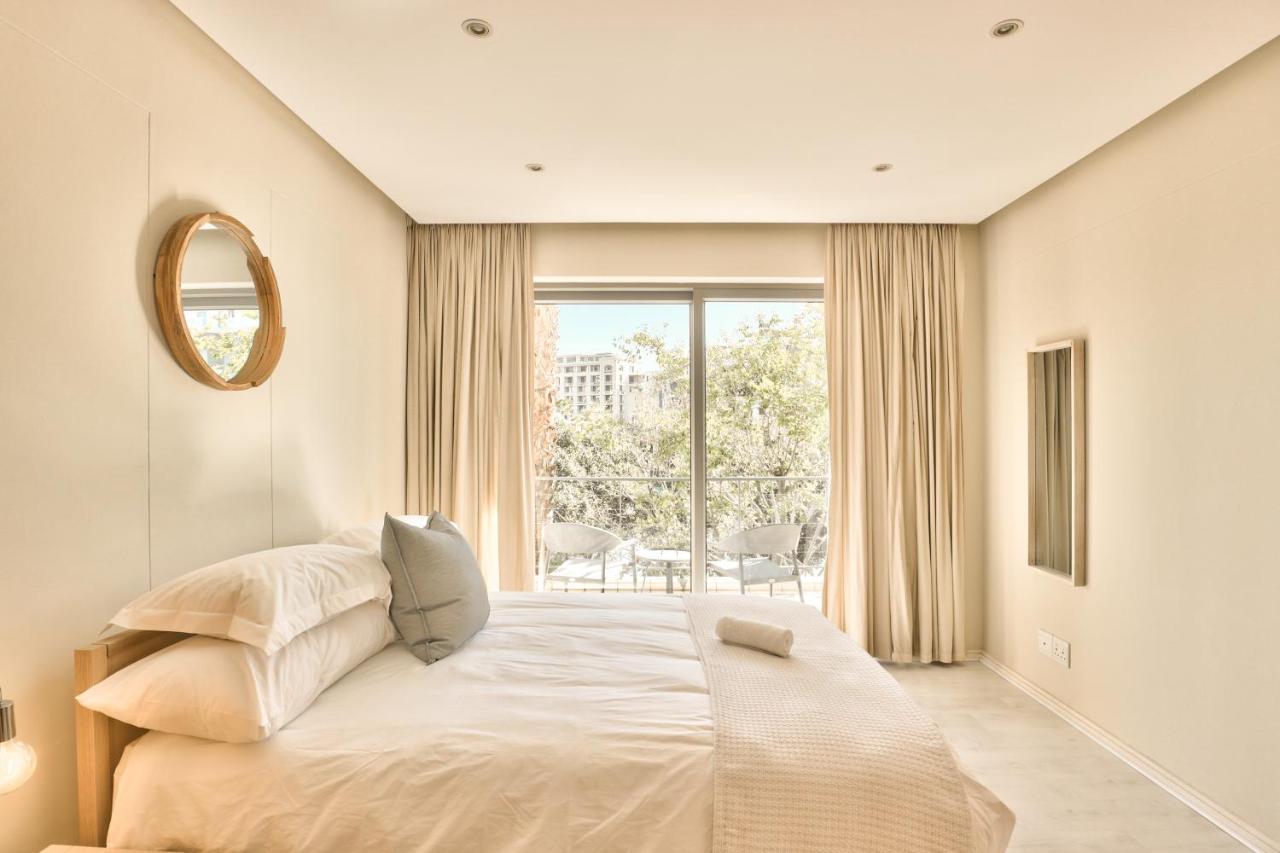 Elegant V&A Waterfront Canal Apartment Кейптаун Екстериор снимка